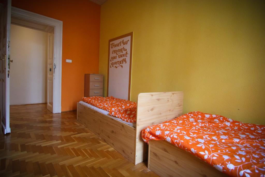 B3 Hostel Будапешт Экстерьер фото
